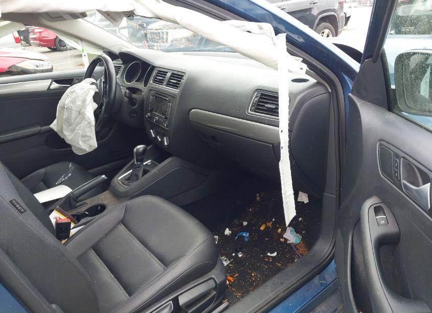 Photo 5 of 2015 Volkswagen Jetta 1.8T SE (VIN 3VWD17AJ0FM253790)