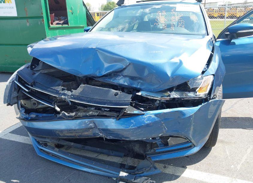 Photo 6 of 2015 Volkswagen Jetta 1.8T SE (VIN 3VWD17AJ0FM253790)