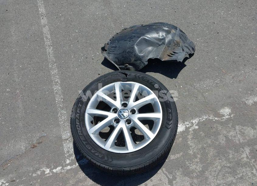 Photo 12 of 2015 Volkswagen Jetta 1.8T SE (VIN 3VWD17AJ0FM258133)