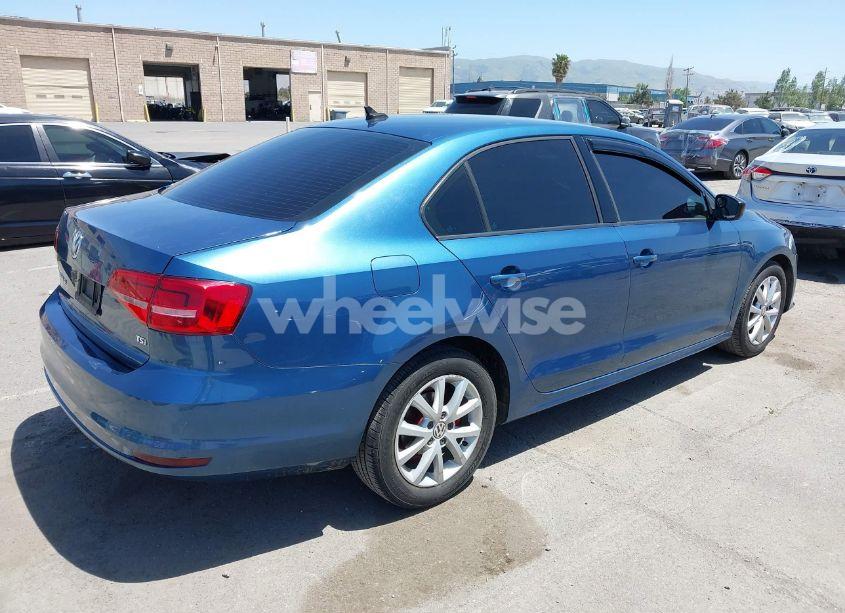 Photo 4 of 2015 Volkswagen Jetta 1.8T SE (VIN 3VWD17AJ0FM258133)