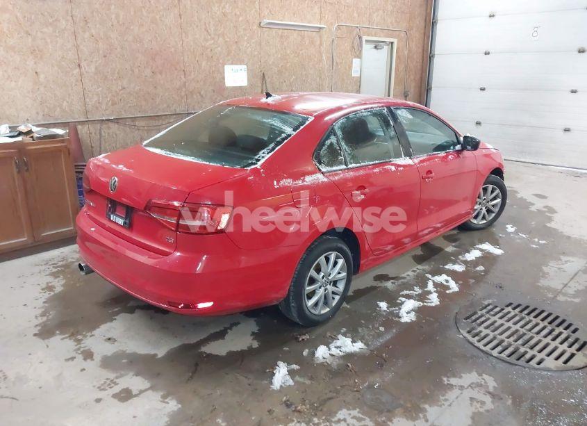 Photo 4 of 2015 Volkswagen Jetta 1.8T SE (VIN 3VWD17AJ0FM336717)