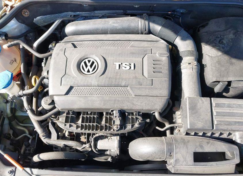 Photo 10 of 2015 Volkswagen Jetta 1.8T SE (VIN 3VWD17AJ0FM350407)