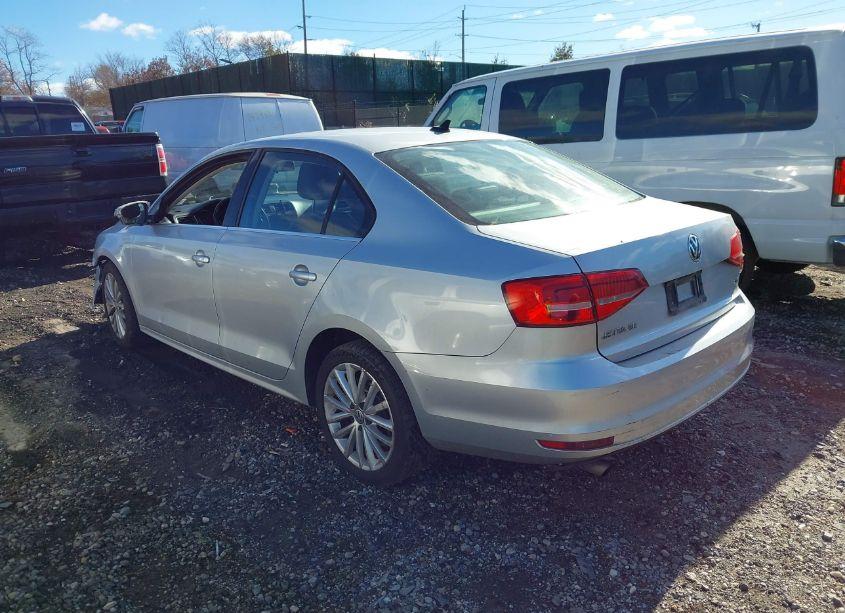 Photo 3 of 2015 Volkswagen Jetta 1.8T SE (VIN 3VWD17AJ0FM350407)