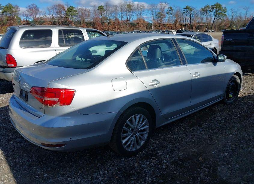 Photo 4 of 2015 Volkswagen Jetta 1.8T SE (VIN 3VWD17AJ0FM350407)