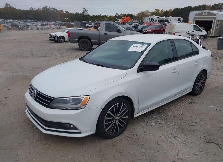 Photo 2 of 2015 Volkswagen Jetta 1.8T SPORT (VIN 3VWD17AJ0FM400335)