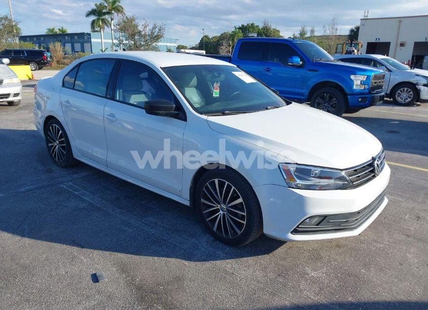 2015 Volkswagen Jetta 1.8T SPORT (VIN 3VWD17AJ0FM400349) main photo