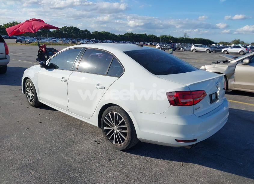 Photo 3 of 2015 Volkswagen Jetta 1.8T SPORT (VIN 3VWD17AJ0FM400349)