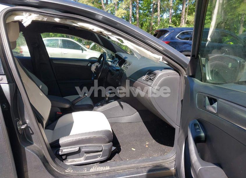 Photo 5 of 2016 Volkswagen Jetta 1.8T SPORT (VIN 3VWD17AJ0GM326514)