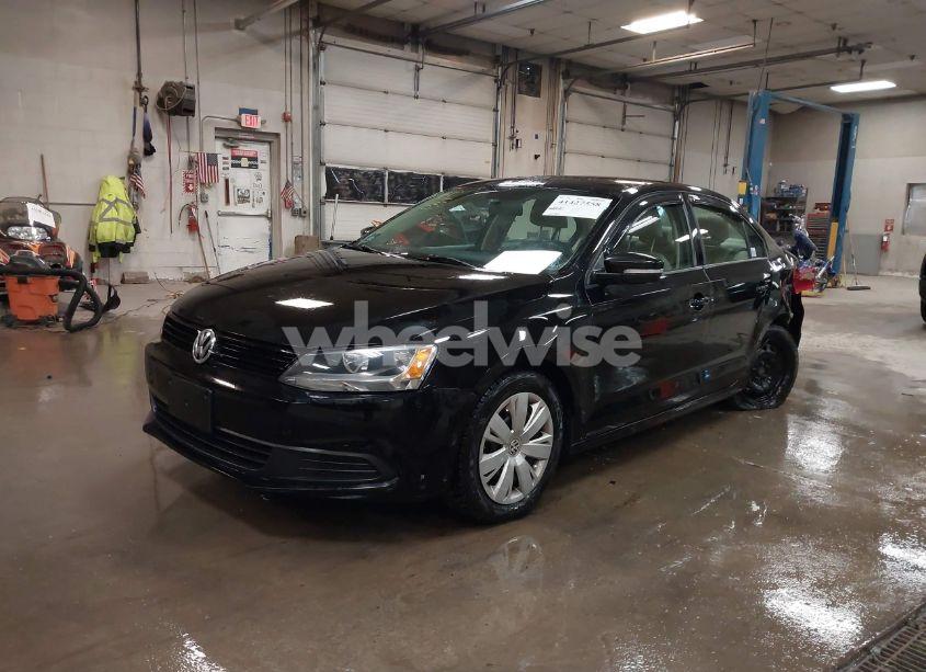 Photo 2 of 2014 Volkswagen Jetta 1.8T SE (VIN 3VWD17AJ1EM217413)