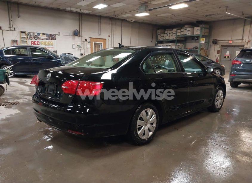 Photo 4 of 2014 Volkswagen Jetta 1.8T SE (VIN 3VWD17AJ1EM217413)