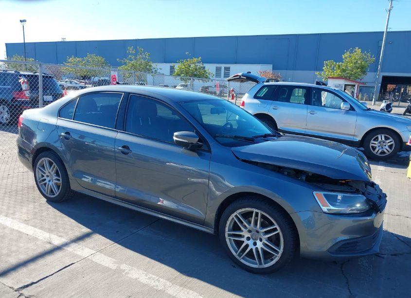 2014 Volkswagen Jetta 1.8T SE (VIN 3VWD17AJ1EM241260) main photo