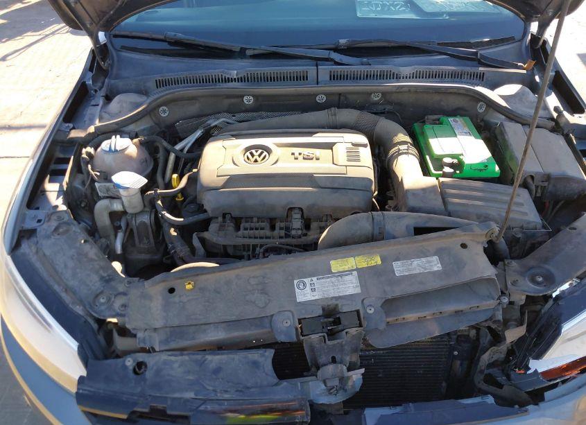 Photo 10 of 2014 Volkswagen Jetta 1.8T SE (VIN 3VWD17AJ1EM241260)