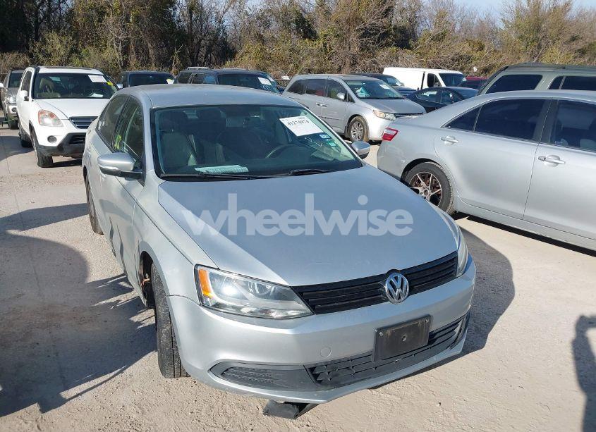2014 Volkswagen Jetta 1.8T SE (VIN 3VWD17AJ1EM270967) main photo