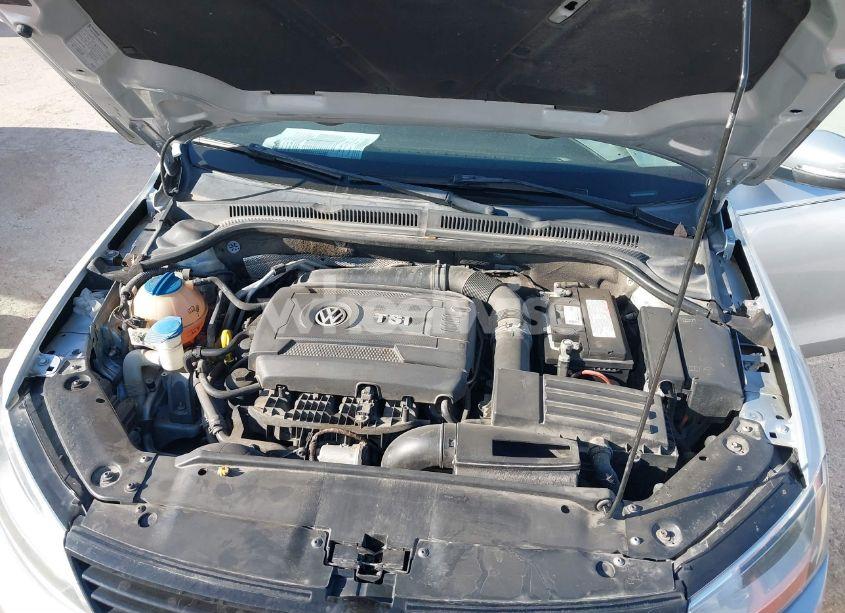Photo 10 of 2014 Volkswagen Jetta 1.8T SE (VIN 3VWD17AJ1EM270967)