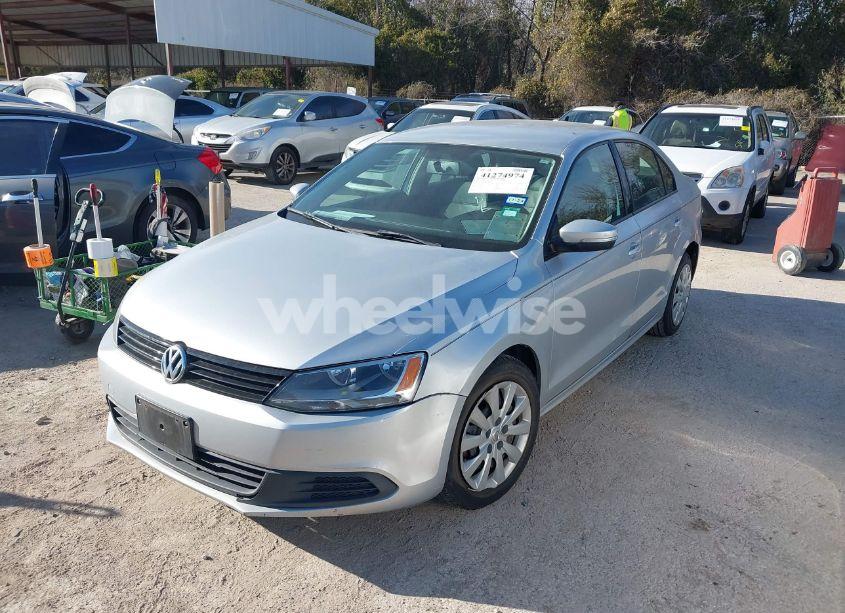 Photo 2 of 2014 Volkswagen Jetta 1.8T SE (VIN 3VWD17AJ1EM270967)