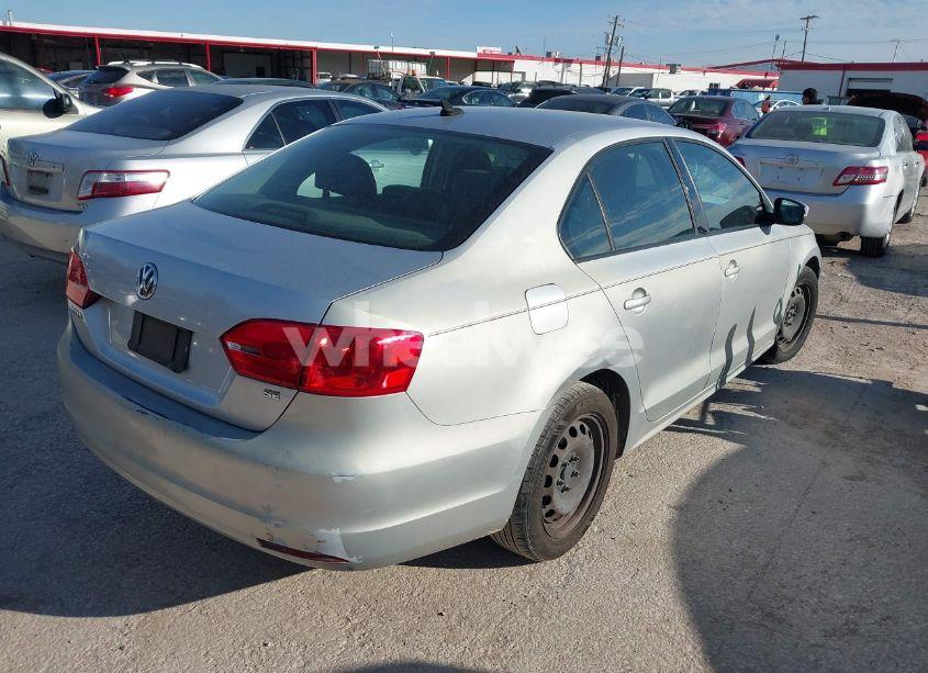 Photo 4 of 2014 Volkswagen Jetta 1.8T SE (VIN 3VWD17AJ1EM270967)