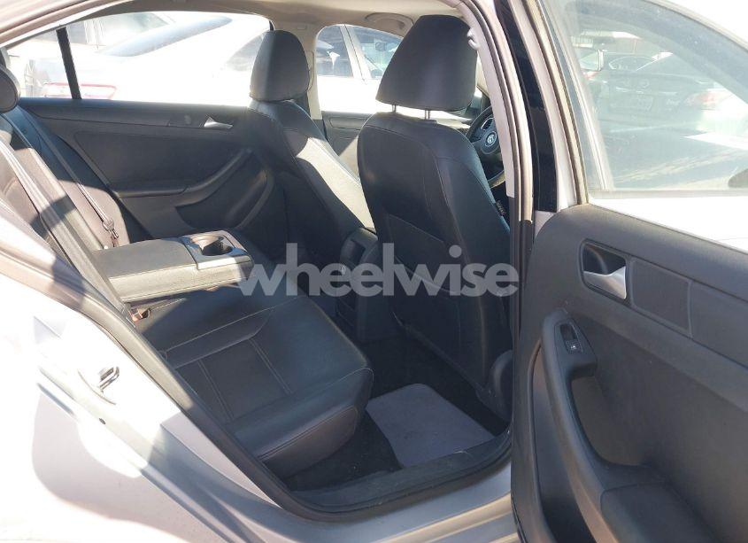 Photo 8 of 2014 Volkswagen Jetta 1.8T SE (VIN 3VWD17AJ1EM270967)