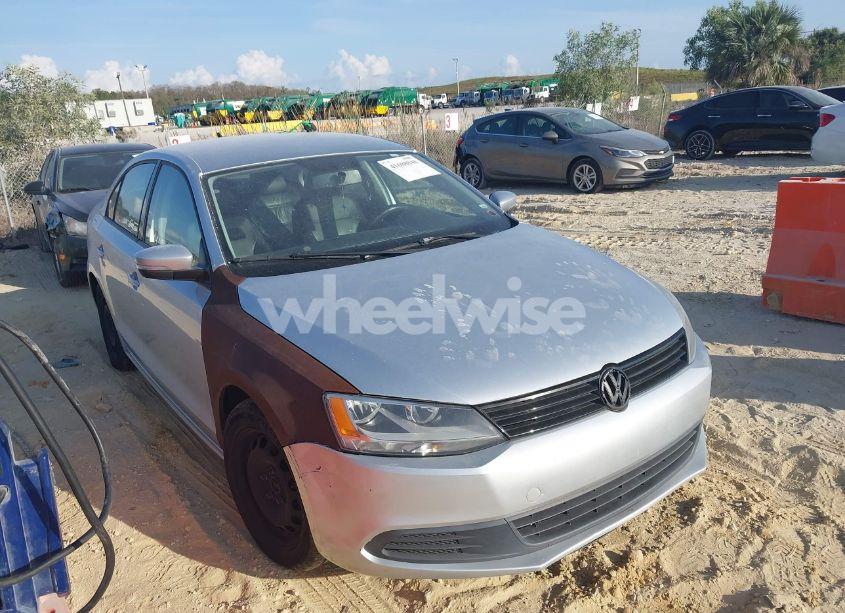 2014 Volkswagen Jetta 1.8T SE (VIN 3VWD17AJ1EM289163) main photo