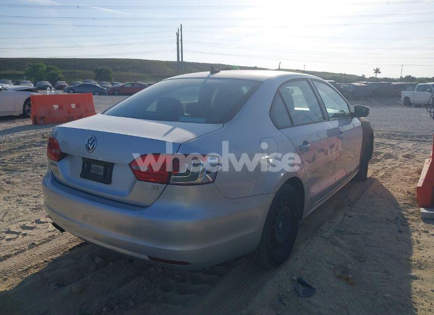 Photo 4 of 2014 Volkswagen Jetta 1.8T SE (VIN 3VWD17AJ1EM289163)