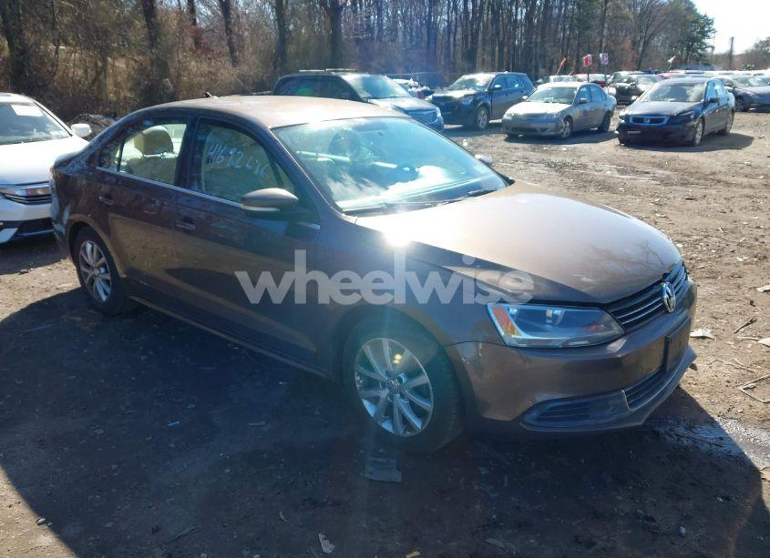2014 Volkswagen Jetta 1.8T SE (VIN 3VWD17AJ1EM302834) main photo