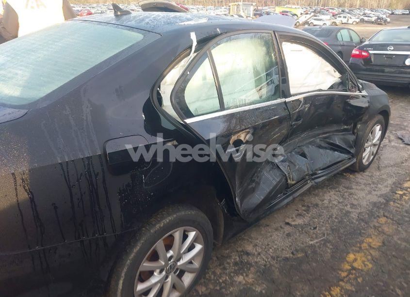 Photo 6 of 2014 Volkswagen Jetta SE (VIN 3VWD17AJ1EM322226)