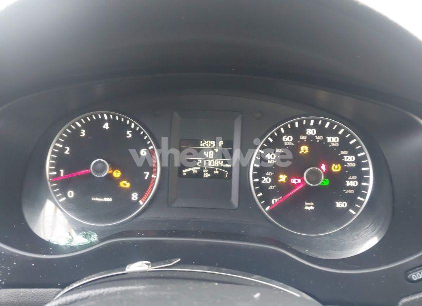 Photo 7 of 2014 Volkswagen Jetta SE (VIN 3VWD17AJ1EM322226)