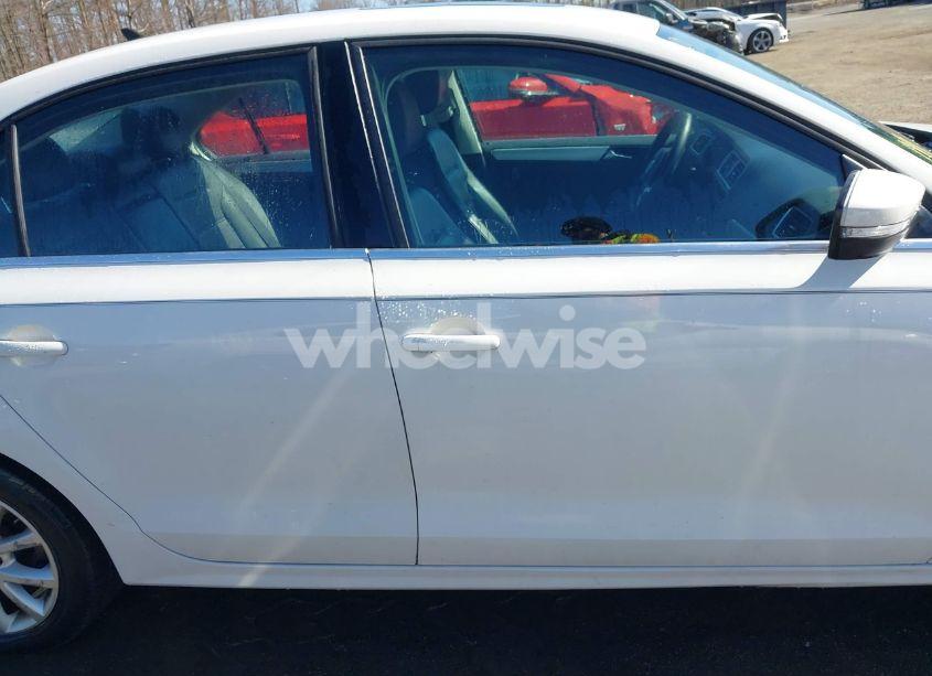 Photo 13 of 2014 Volkswagen Jetta 1.8T SE (VIN 3VWD17AJ1EM352293)
