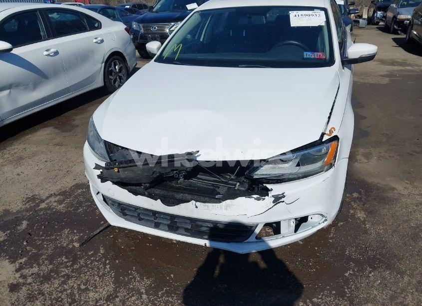 Photo 6 of 2014 Volkswagen Jetta 1.8T SE (VIN 3VWD17AJ1EM352293)
