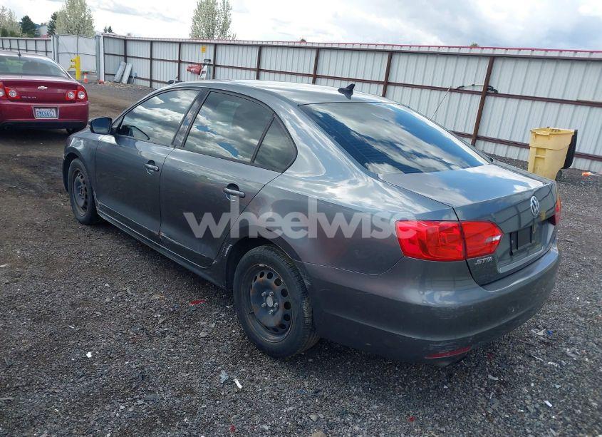 Photo 3 of 2014 Volkswagen Jetta 1.8T SE (VIN 3VWD17AJ1EM359809)