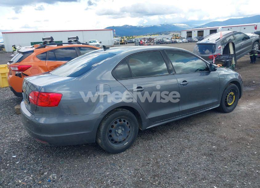 Photo 4 of 2014 Volkswagen Jetta 1.8T SE (VIN 3VWD17AJ1EM359809)