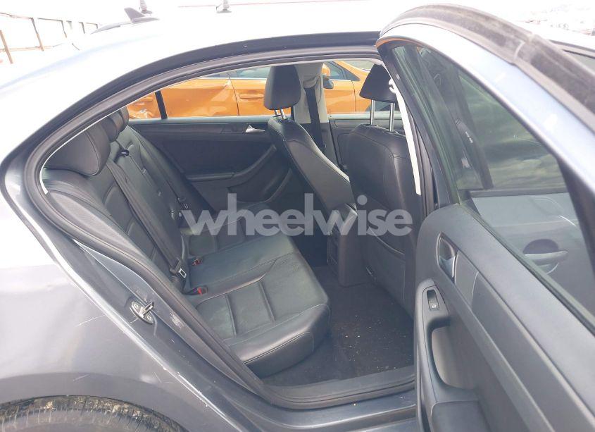 Photo 8 of 2014 Volkswagen Jetta 1.8T SE (VIN 3VWD17AJ1EM359809)