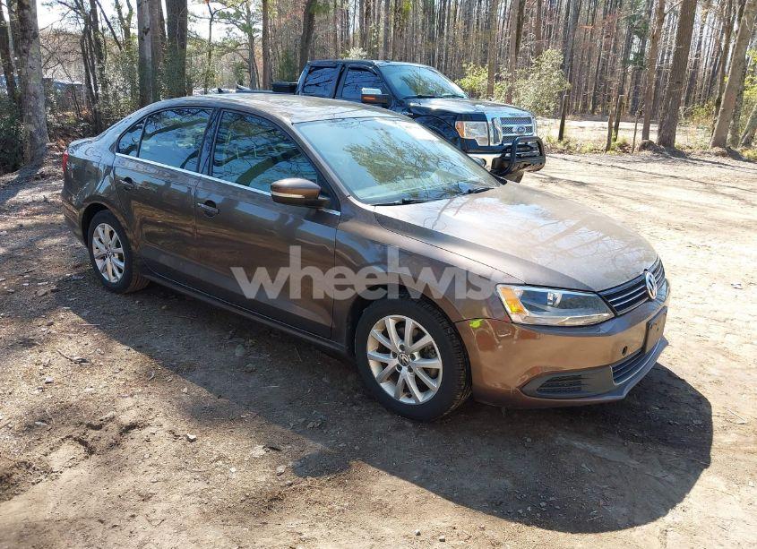 2014 Volkswagen Jetta 1.8T SE (VIN 3VWD17AJ1EM361348) main photo