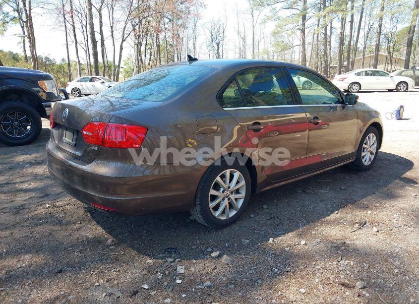 Photo 4 of 2014 Volkswagen Jetta 1.8T SE (VIN 3VWD17AJ1EM361348)