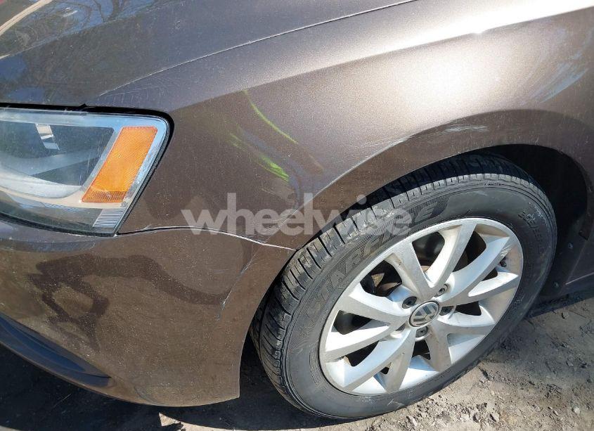 Photo 6 of 2014 Volkswagen Jetta 1.8T SE (VIN 3VWD17AJ1EM361348)