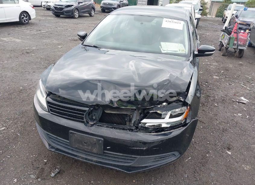 Photo 6 of 2014 Volkswagen Jetta 1.8T SE (VIN 3VWD17AJ1EM409253)