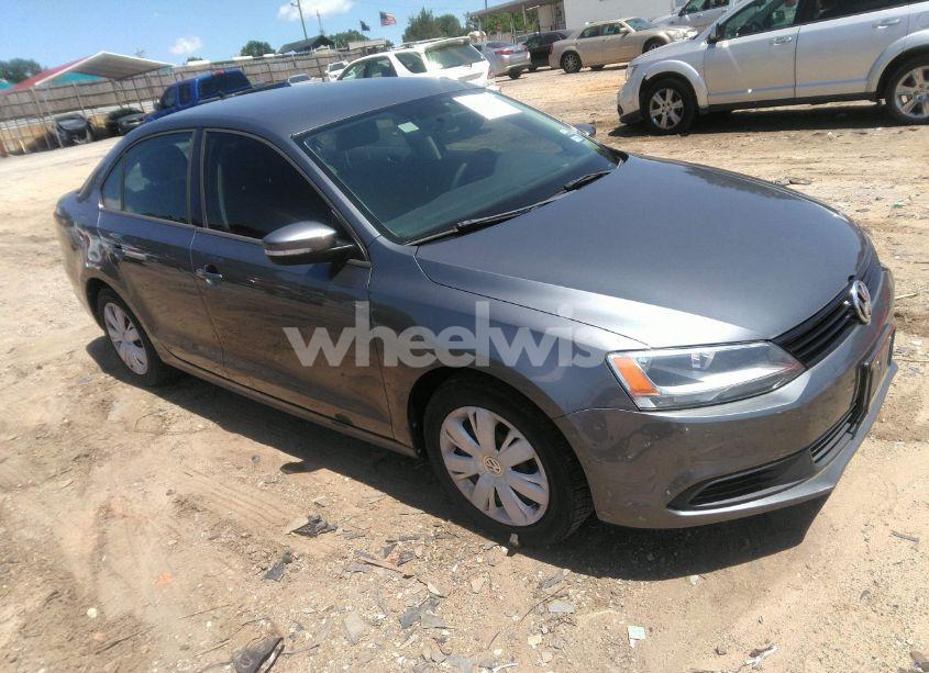 2014 Volkswagen Jetta 1.8T SE (VIN 3VWD17AJ1EM412833) main photo