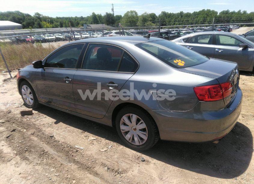 Photo 3 of 2014 Volkswagen Jetta 1.8T SE (VIN 3VWD17AJ1EM412833)