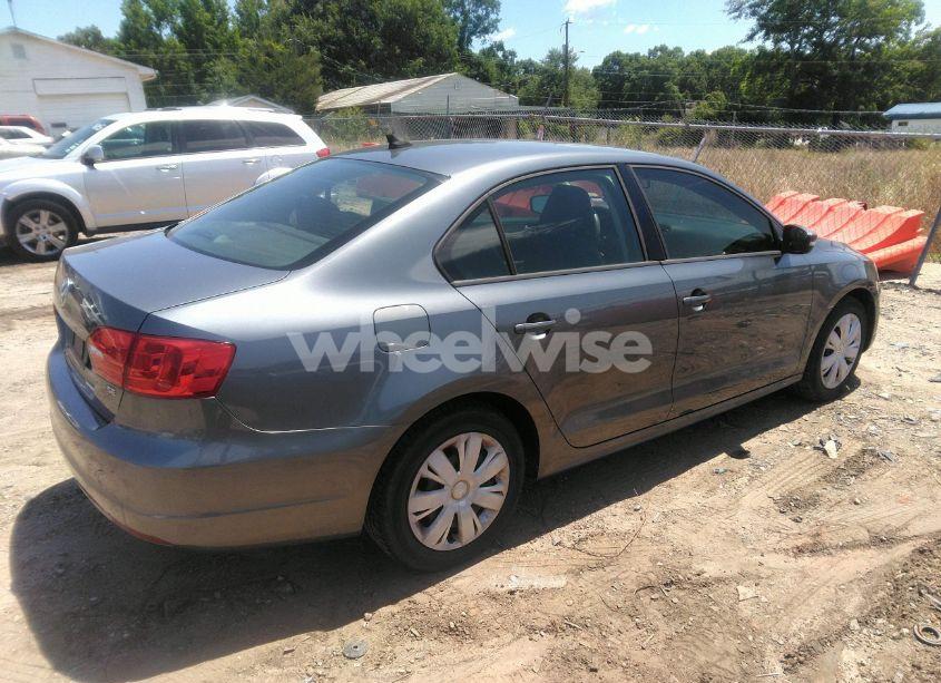 Photo 4 of 2014 Volkswagen Jetta 1.8T SE (VIN 3VWD17AJ1EM412833)