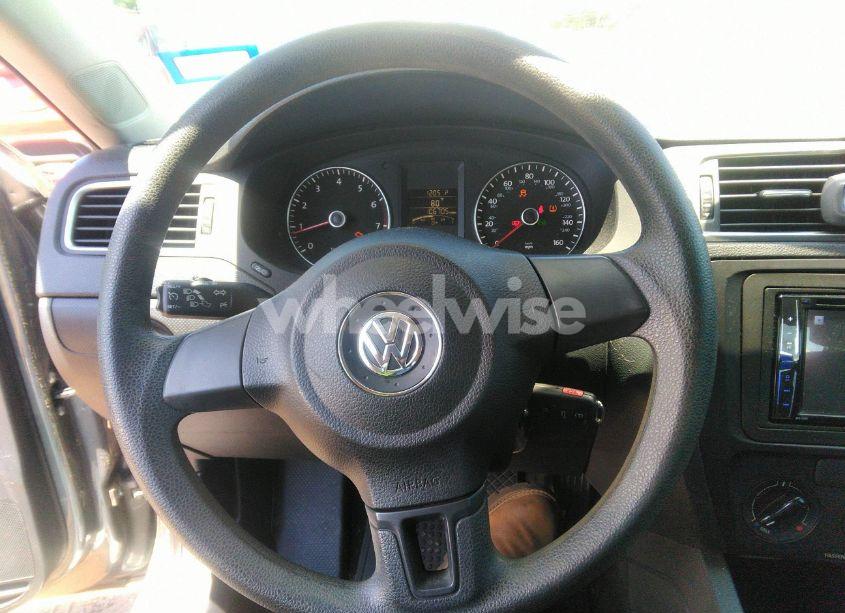 Photo 6 of 2014 Volkswagen Jetta 1.8T SE (VIN 3VWD17AJ1EM412833)