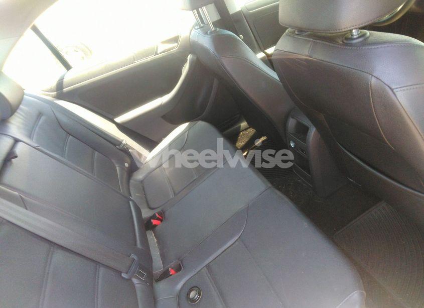 Photo 8 of 2014 Volkswagen Jetta 1.8T SE (VIN 3VWD17AJ1EM412833)