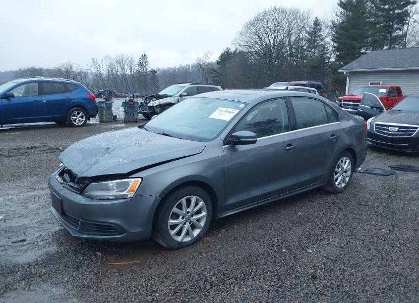 Photo 2 of 2014 Volkswagen Jetta 1.8T SE (VIN 3VWD17AJ1EM436078)
