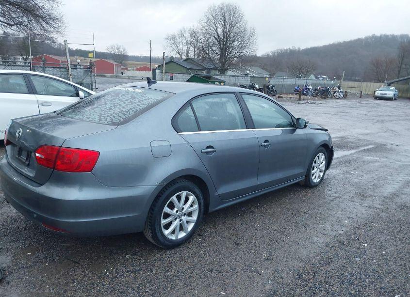 Photo 4 of 2014 Volkswagen Jetta 1.8T SE (VIN 3VWD17AJ1EM436078)
