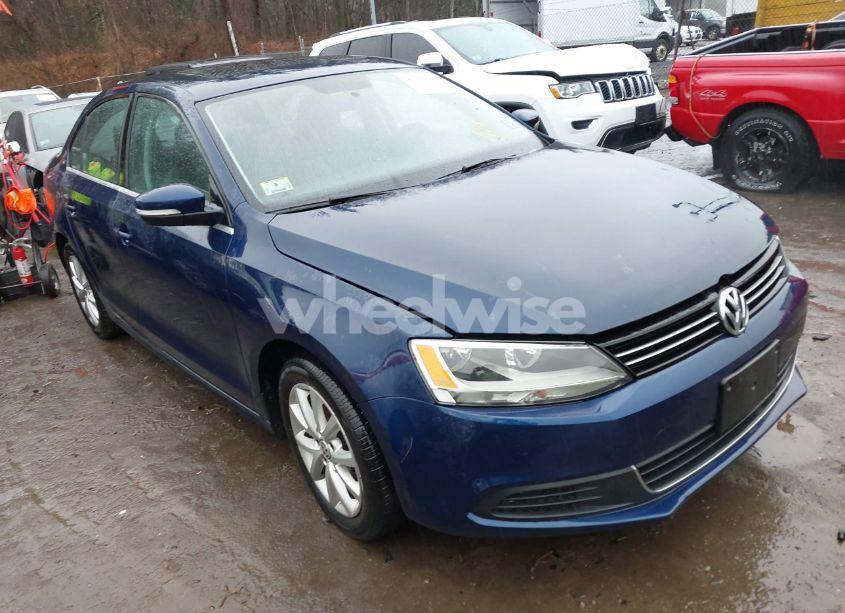 2014 Volkswagen Jetta 1.8T SE (VIN 3VWD17AJ1EM442012) main photo