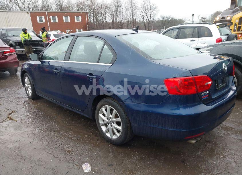 Photo 3 of 2014 Volkswagen Jetta 1.8T SE (VIN 3VWD17AJ1EM442012)