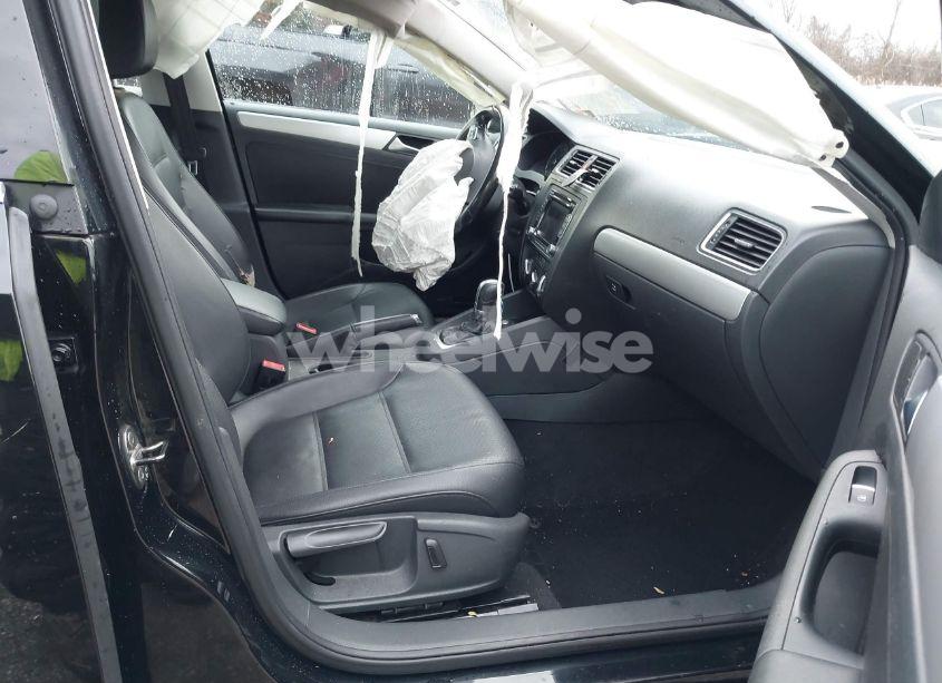 Photo 5 of 2014 Volkswagen Jetta 1.8T SE (VIN 3VWD17AJ1EM443502)