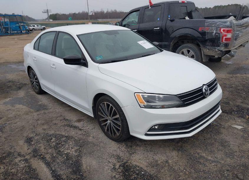 2015 Volkswagen Jetta 1.8T SPORT (VIN 3VWD17AJ1FM216019) main photo