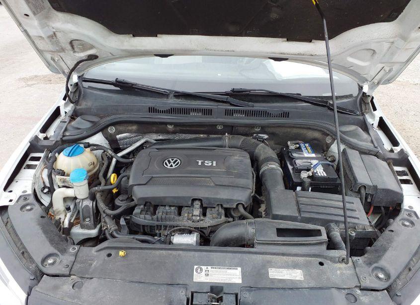 Photo 10 of 2015 Volkswagen Jetta 1.8T SPORT (VIN 3VWD17AJ1FM216439)