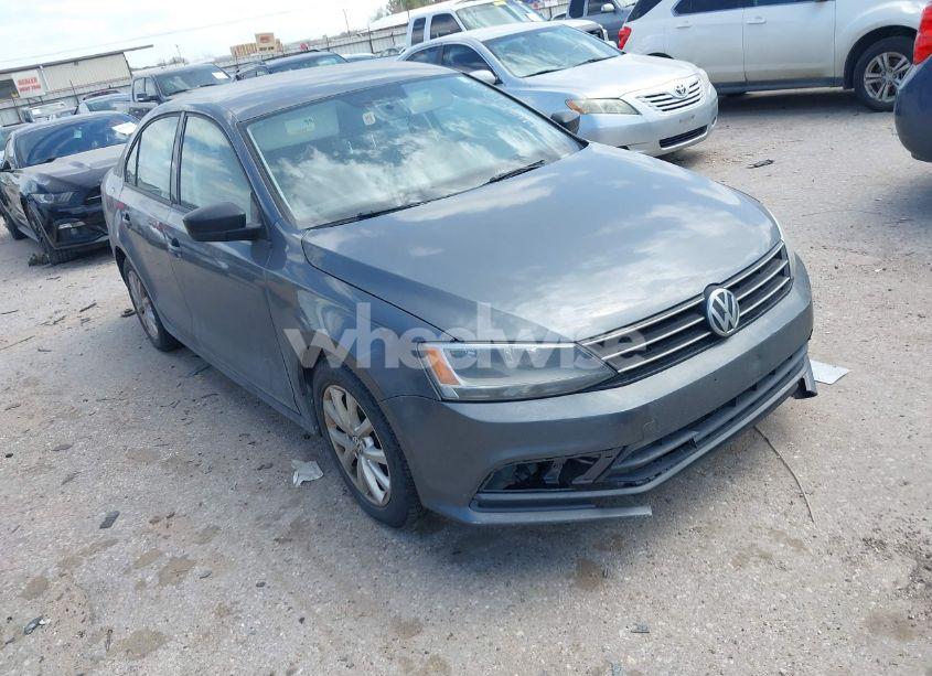 2015 Volkswagen Jetta 1.8T SE (VIN 3VWD17AJ1FM241454) main photo
