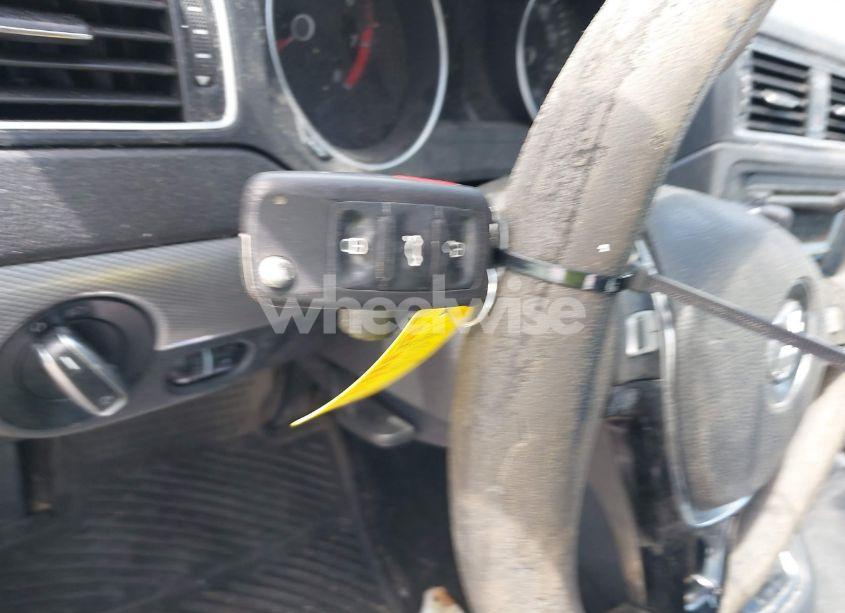 Photo 11 of 2015 Volkswagen Jetta 1.8T SE (VIN 3VWD17AJ1FM241454)