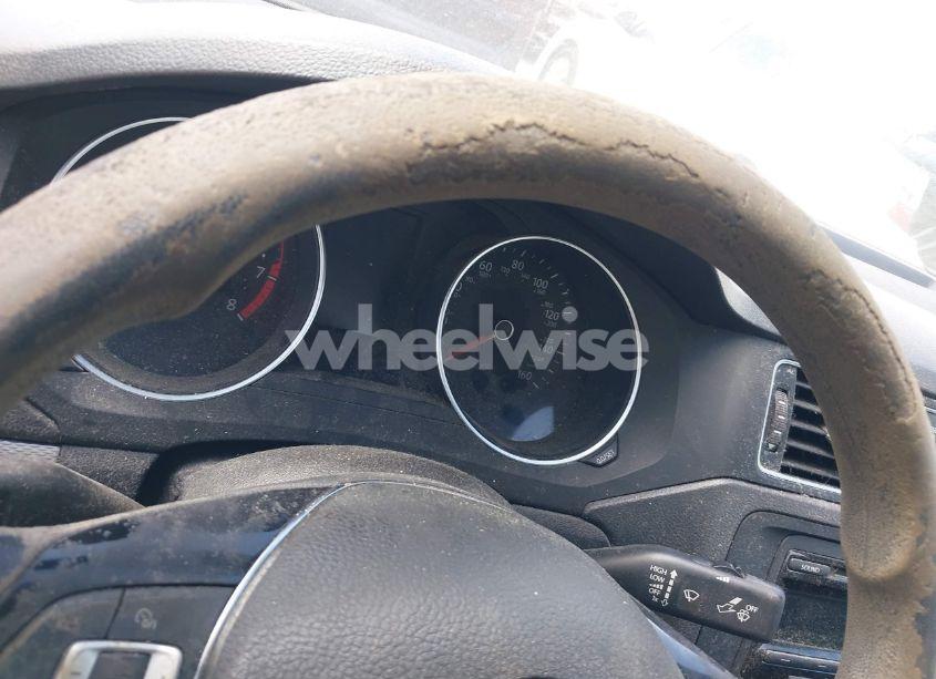 Photo 12 of 2015 Volkswagen Jetta 1.8T SE (VIN 3VWD17AJ1FM241454)